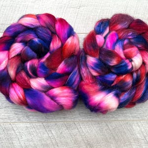 100g Cormo silk sparkle hand dyed fibre roving combed tops. UK