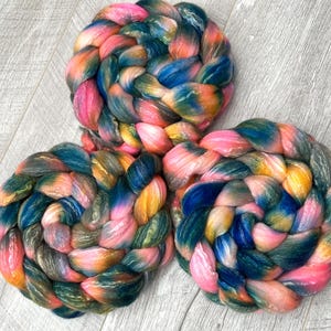 100g Cormo silk rose hand dyed fibre roving combed tops. UK
