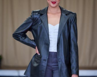 Veste blazer en cuir noir pour femme | Blazer vintage fait main | Veste élégante sur mesure pour le bureau | Manteau en cuir chic