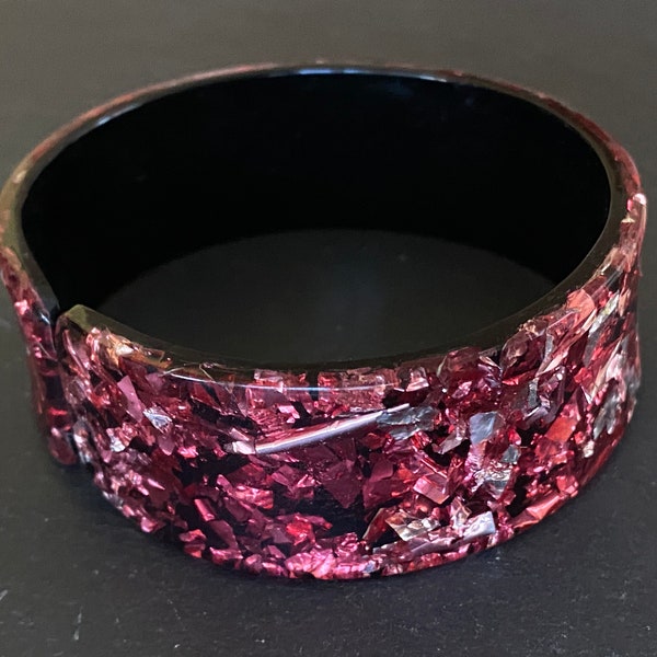 Vintage 60’s silver foil shreds encased in pink plastic mod retro cuff bangle bracelet punk glam goth resin