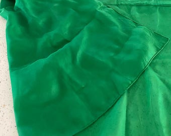 Vintage 60’s Kelly green silky poly square scarf neck hair mod 31 x 31 mad men glam pin up dapper Japan water repellent