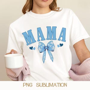 Blue Chinoiserie Mama Png, Toile De Jouy Coquette Bow Design, Regalo floreale per la festa della mamma, Download digitale, Sublimazione PNG
