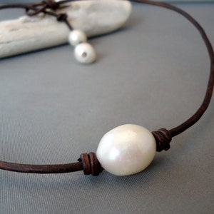 Giant Baroque  pearl Leather knotted Chic necklace