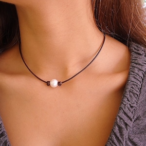 Classic Pearl  on leather knotted, Leather Pearl Necklace, Leather Necklace, Classic, Chic