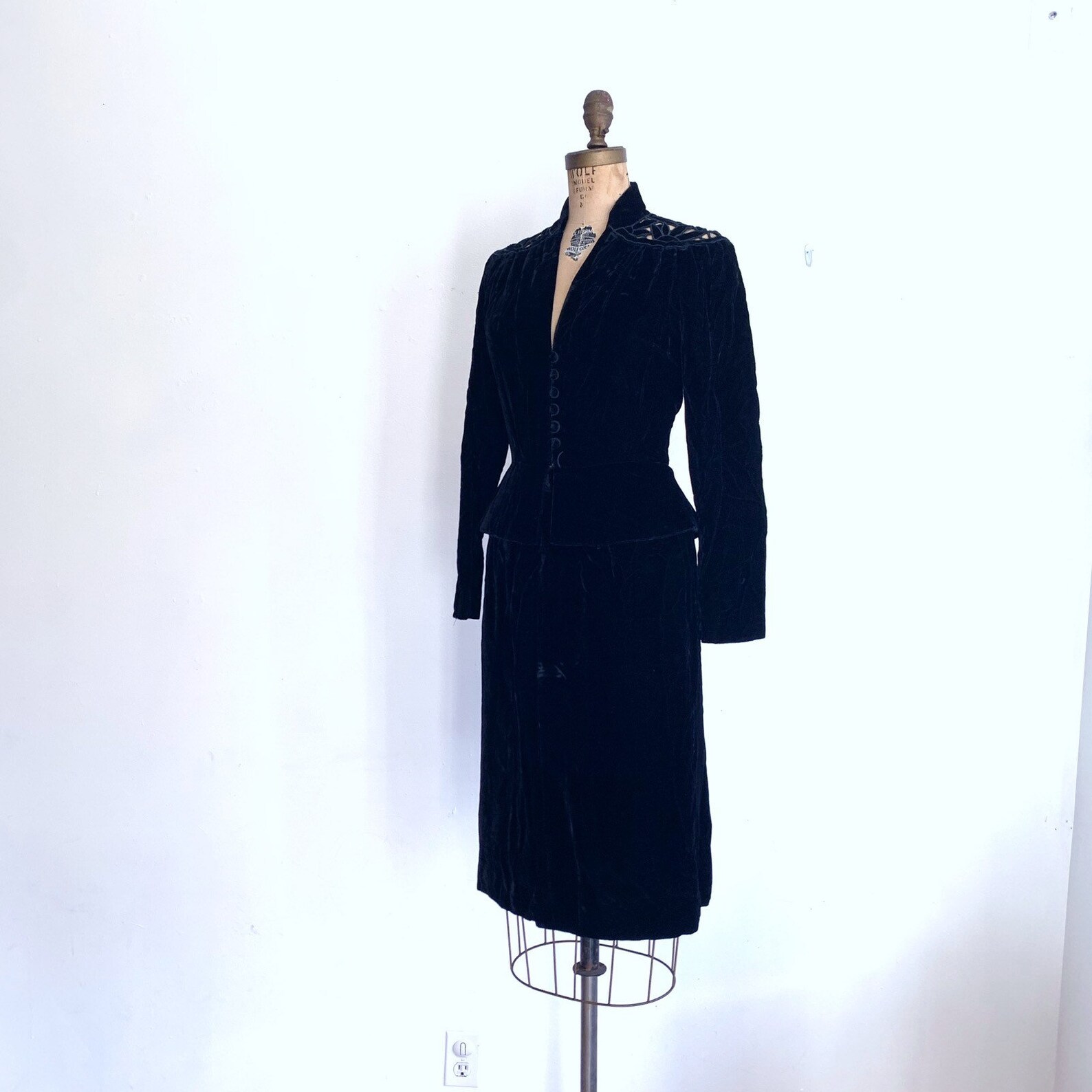 Noir Black Velvet Suit / Vintage Peplum Skirt Suit / 70s Does | Etsy