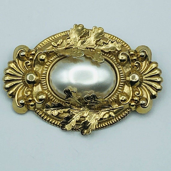 Vintage Gold Brooch Pin Ornate Leaves Large Center Pearl Costume Jewelry 