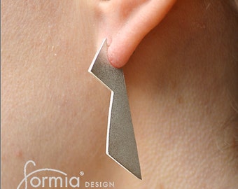 Contemporary silver earring: Blixt earring from our Forte Collection