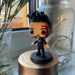 Individuell 3D-gedruckte Musikfigur – Handgefertigt im Funko Pop-Stil – Sammlerstück von The Weeknd und The Hills
