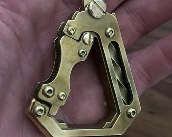 Harbinger; Mosquetón EDC 100% latón