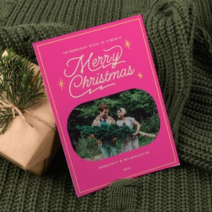 HELDERE RETRO KERST-fotokaartsjabloon | eenvoudige vintage vakantiewenskaart | kerstkaart met familiefoto | roze meisjeskerstkaart