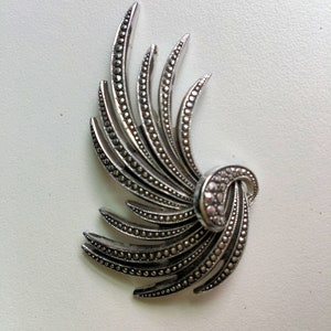 Vintage Faux Marcasite Pin Mid Century Brooch Faux Marcasite Jewlery Silver Brooch Aluminum Pin Accessories Costume Jewlery Lapel Pin Ladies