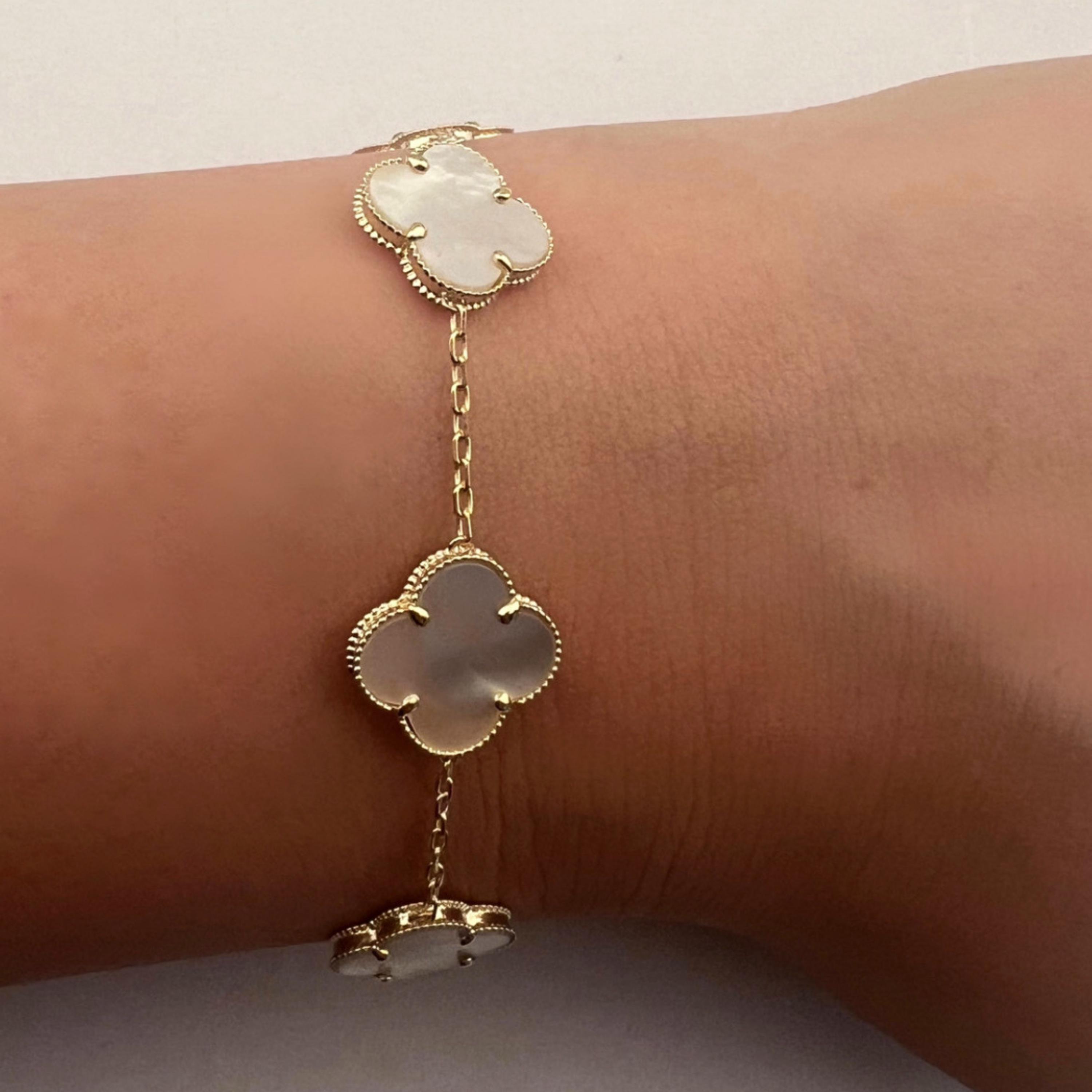 Minimalist 14k Solid Gold Clover Bracelet, 12mm Mother of Pearl Motifs, Dainty Luxe Charm Chain, Elegant Gift for Her, Layering Jewelry