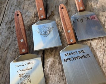 Szpatułka grawerowana na zamówienie – spersonalizowany prezent na grilla, stal nierdzewna