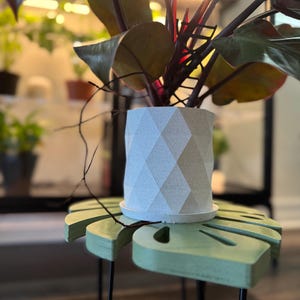 3D Printed Diamond Pattern Planter Pot with Drip Tray – Modern Geometric Plant Pot – Indoor Planter for Succulents, Cacti, and Houseplants