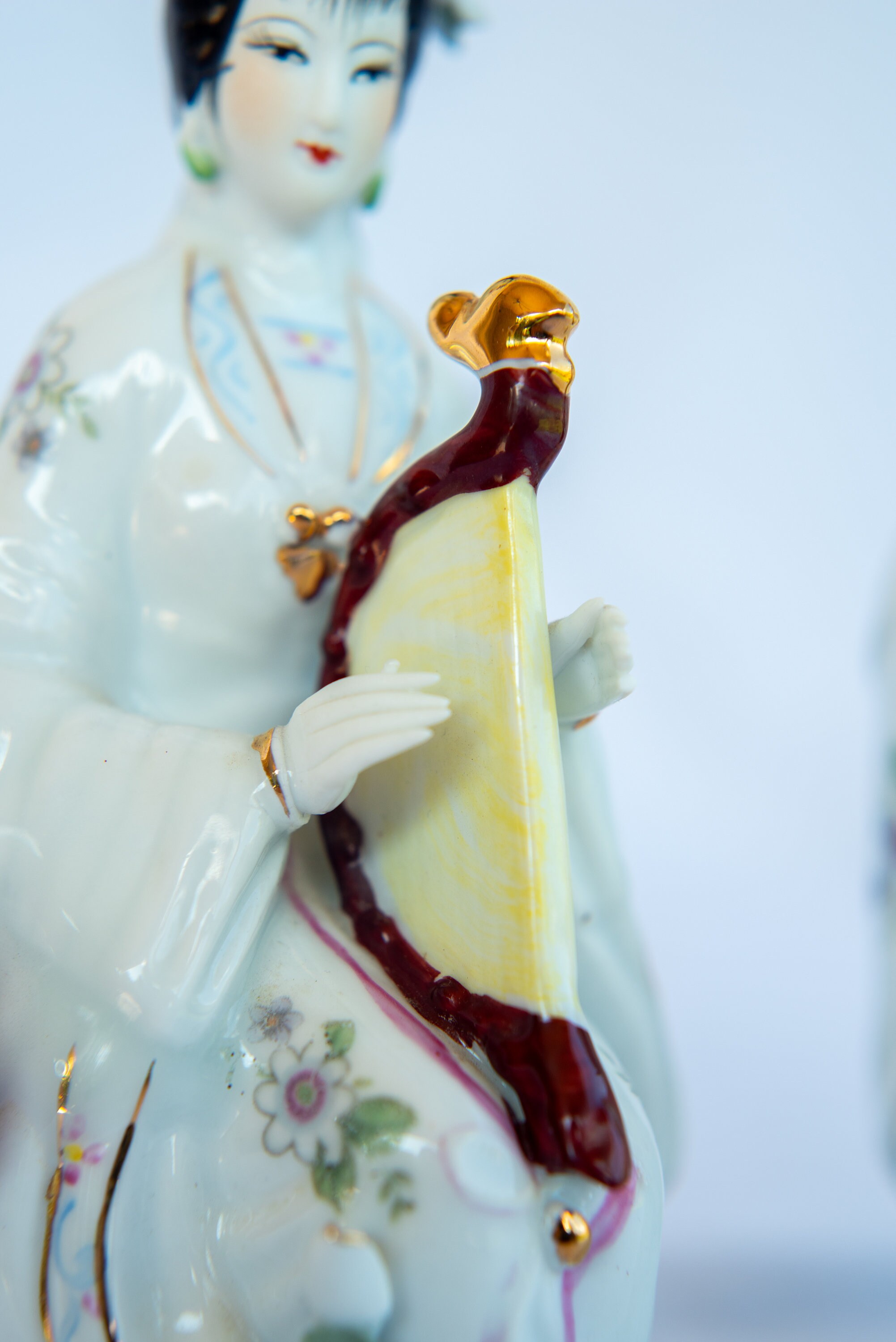 ②陶器　磁器　人形　置物　演奏　女性　演奏する女性　楽器　花　インテリア　オブジェ　コレクション 陶器 人形 オルゴールの通販