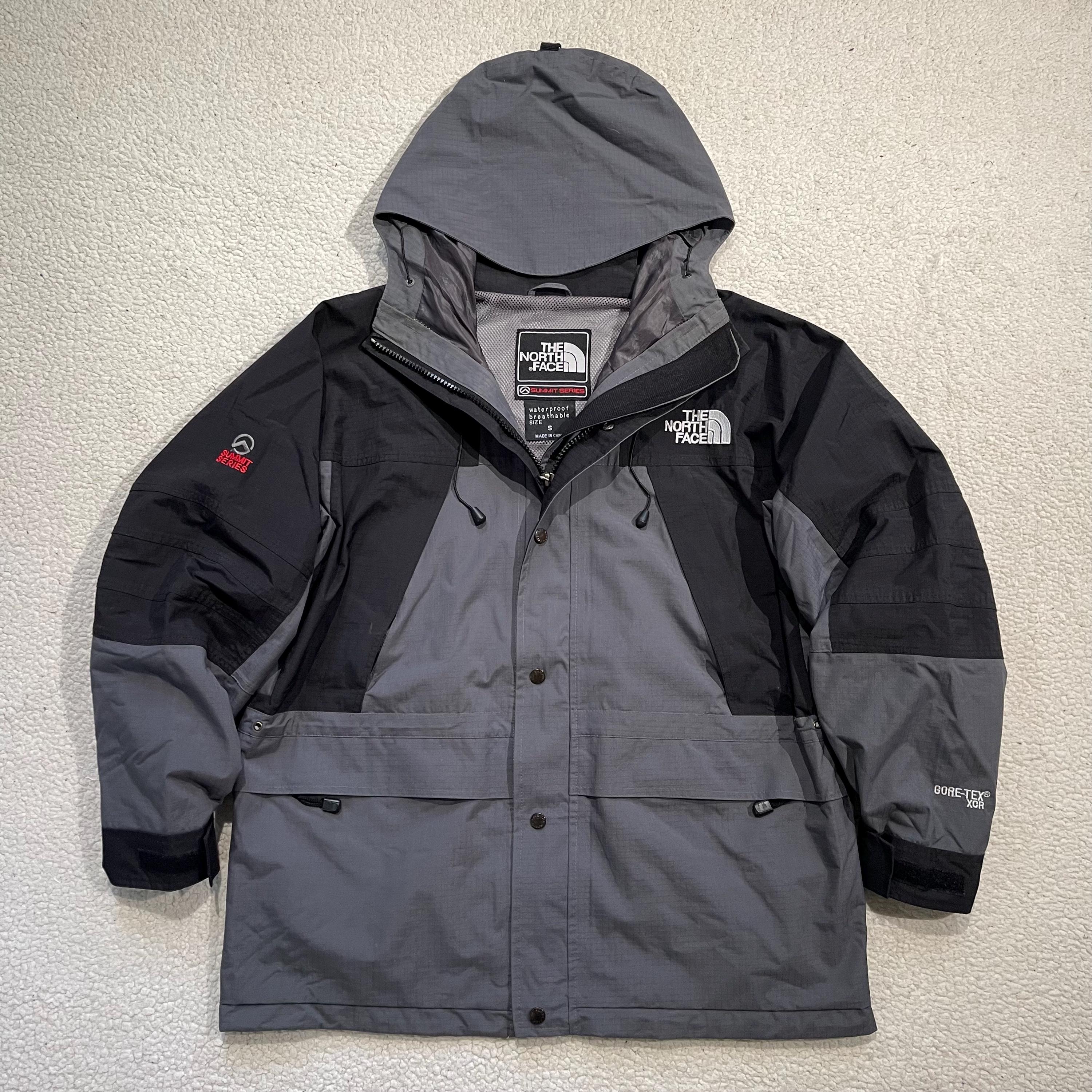 小物 THE NORTH FACE GORE-TEX Down cape THE NORTH FACE GORE-TEX Down Cape BLACK