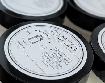 Desodorante totalmente natural con aceites esenciales, almidón de arrurruz, bicarbonato de sodio, manteca de karité y aceite de coco.