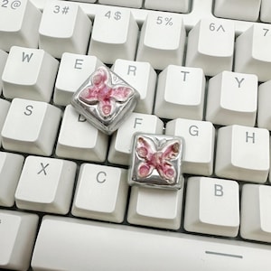 Pink Butterfly Art Keycap, Silberbasis, MX Cherry Switches Mechanische Tastatur, Artisan Keycap, handgemachtes Geschenk, benutzerdefinierte Tastenkappe, Geschenk für sie