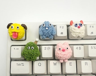 Tecla de monstruo peludo adorable, teclas artesanales kawaii, animal esponjoso, teclado mecánico, teclas de peluche hechas a mano, regalo de accesorios de escritorio kawaii