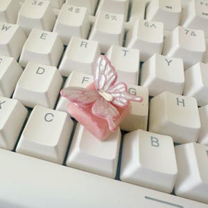 Pink Sparkle Butterfly Keycap, MX Cherry Switches Mechanical Keyboard, Artisan Keycap, Butterfly lover gift, Custom Keycap, Gift for her