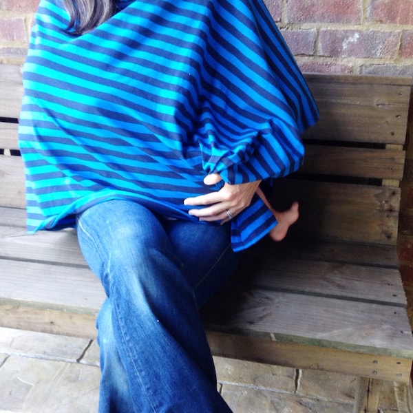 Baby Boy Blue Stripe Nursing Cover poncho Style pour une couverture complète de l’allaitement en public