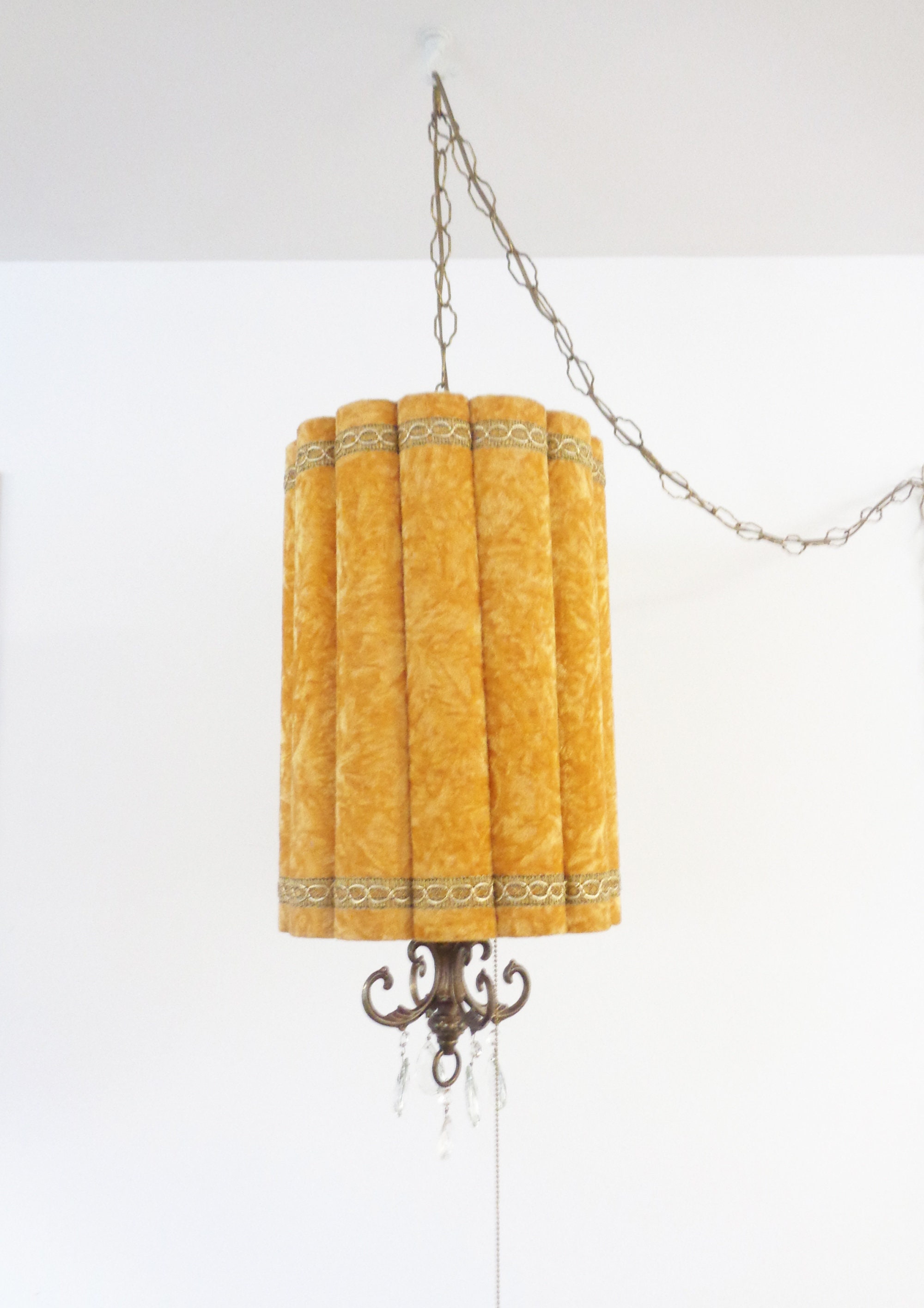 Vintage Retro Mod Adelic Crushed Velvet Scalloped Drum