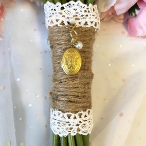 Vintage Brass Locket for Bouquet, Picture Locket for Bouquet, Brides Bouquet Locket, Vintage Bride, Vintage Style Locket for Wedding Flowers