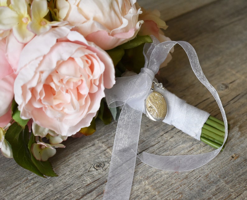 Gift for the Bride Wedding Bouquet Photo Locket In Memory Of Bouquet Charm