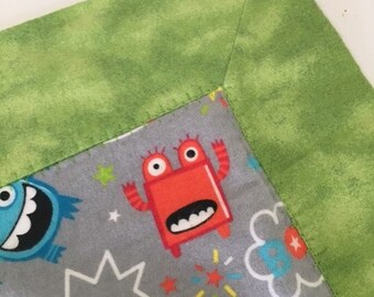 RECEVOIR COUVERTURE Flanelle Alien Monsters