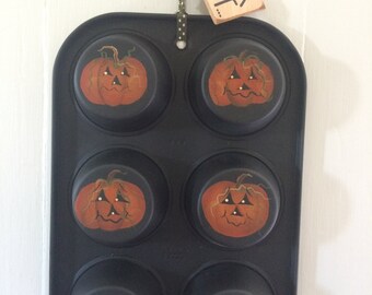 Poêle à muffins de décor d’Halloween peint à la main