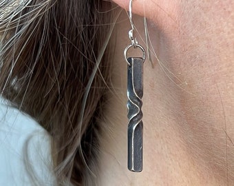 Handmade bronze twist earrings, 8th anniversary gift for women, modern bronze jewelry, elegant dangle earrings, blacksmith made