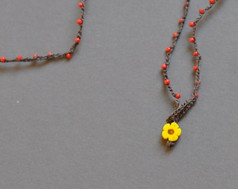 Itty bitty flower necklace, red and daisy