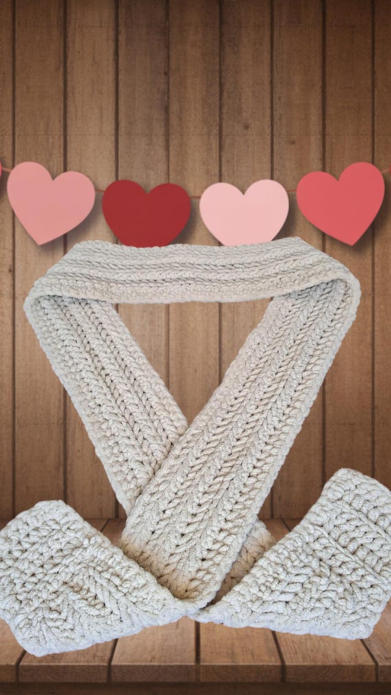 Cream Blanket Infinity Scarf – Bernat Chenille Yarn, Plush Herringbone Design for Adults