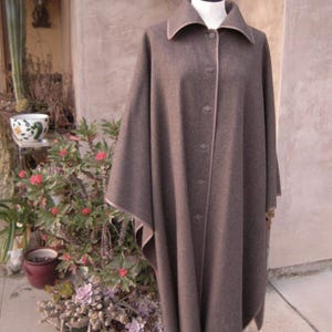 Jaeger Great Britain Vintage Wool Cape 1980&#39;s