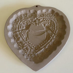 Vintage Brown Bag Victorian Heart Cookie Mold 1984