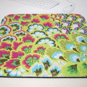 Mouse Pad, Computer Mouse Pad, Fabric Mousepad Peacock Feathers on Bright Pear image 2