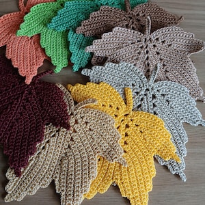 Folhas de bordo coloridas de crochê - Decoração de outono - Porta-copos para xícaras