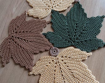 Gehaakte tafelmat: esdoornbladmotieven - herfstdecor