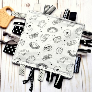 Giocattolo frusciante per neonato - Regalo per baby shower - Coperta frusciante - Lovey - Mini Ribby Crinkle Crackle - Realizzato con tessuto autorizzato