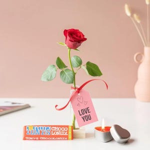 Schokolade, Rose & Kerze Letterbox Geschenk | Personalisierte Karte | Muttertagsgeschenk | Umweltfreundlich
