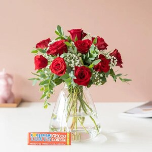 Roses rouges fraîches et chocolat boîte aux lettres cadeau | carte personnalisée | Cadeau Fête des Mères | Cadeau respectueux de l'environnement