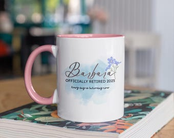 Mug à café personnalisé pour la retraite, cadeau prénom personnalisé pour les retraités, tasse florale, cadeau de retraite amusant, officiellement retraité 2025