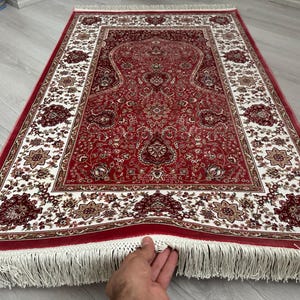 Luxury Prayer Mat: Turkish Silk Sajjadah Rug (2.6x3.9 FT)