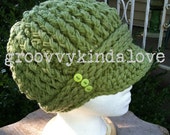 Crocheted ribbed newsboy hat with thick band