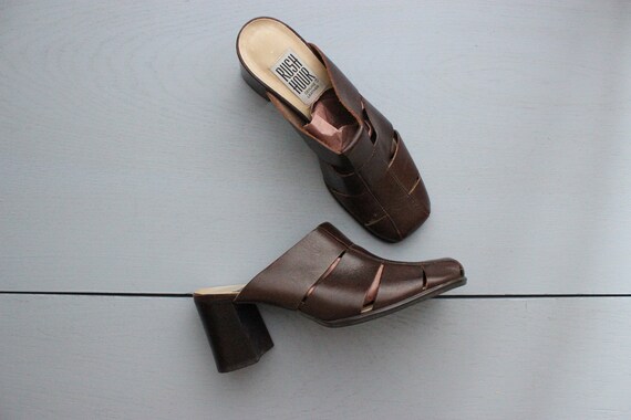 DAD SANDAL MULE IN MEIDUM BROWN SUEDE