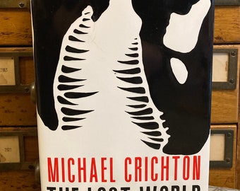 The Lost World by Michael Crichton Hardcover First Edition Book, 1995. Jurassic Park sequel.