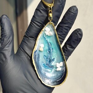 Sea shell keychain, bag charm, Gold Shell keychain, ocean gift, beach bag charm, coastal gift, shell bag accessory, beach wedding favor