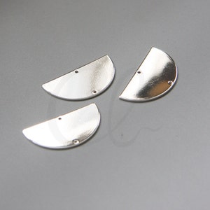 2 Pieces Premium Silver Plated Brass Crescent Link - Geometry - Half Circle 30x16mm (3089C-G-965)