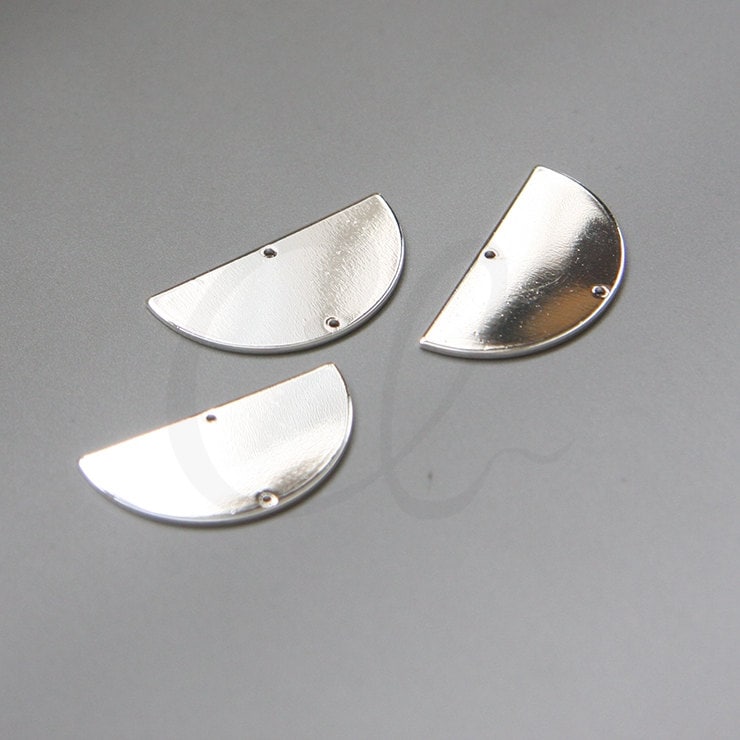 お歳暮ならオンライン Pieces 2 Premium Link Crescent Brass Plated Silver アクセサリー