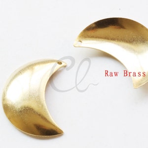 20 Pieces Raw Brass Moon Pendant - Crescent 28x20.5mm (2011C-P-314)